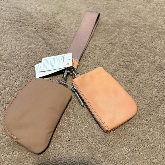 💢SOLD💢Lululemon Dual Pouch Wristlet Pink Pastel / Twilight Rose - Picture 5 of 6